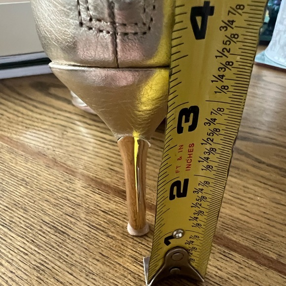 Vince Camino Soft Gold Shoes - Size 9 - Picture 5 of 7